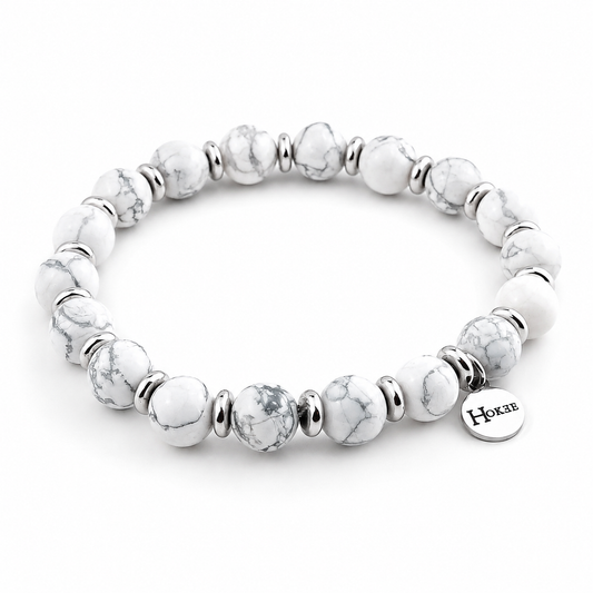 Bracelet LÉONDINE en howlite naturelle 8 mm finition silver sur fond clair