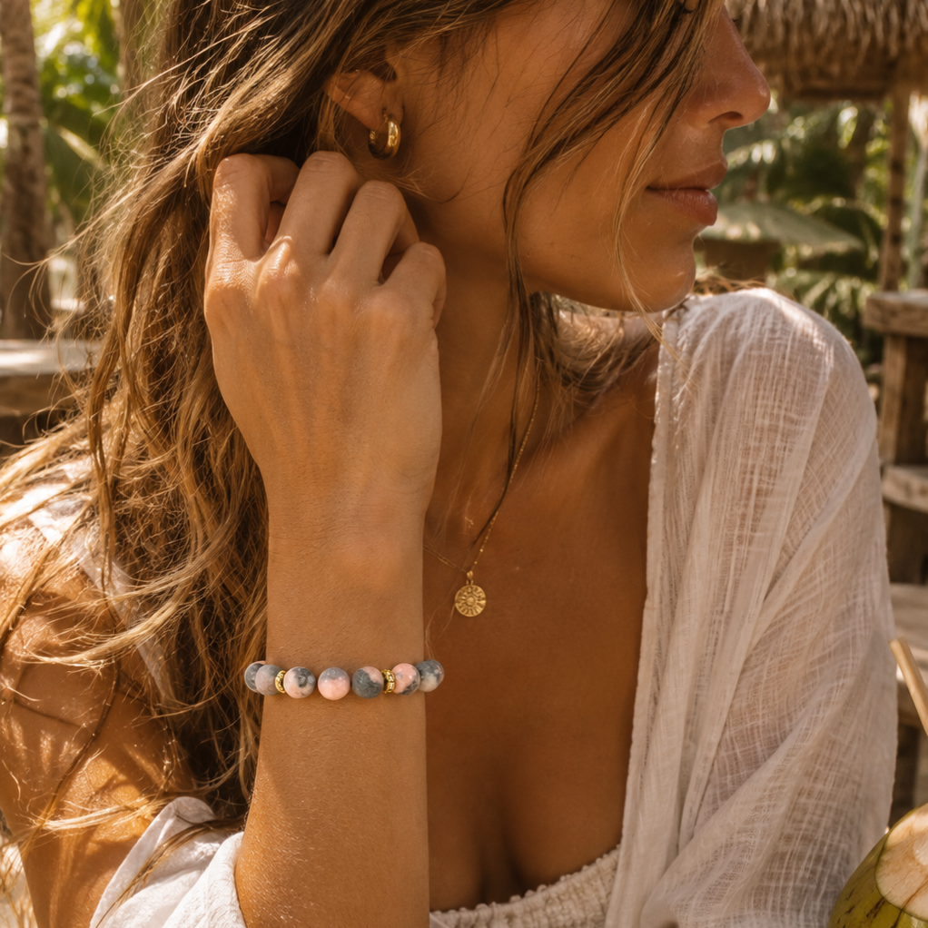 Bracelet ROMY jaspe rose zébré naturel 10 mm finition dorée