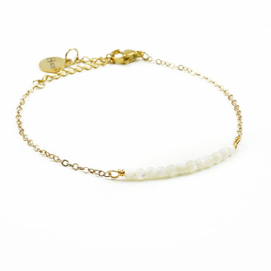Bracelet enfant HIVAOA en nacre avec finition dorée – Hokee Minéraux