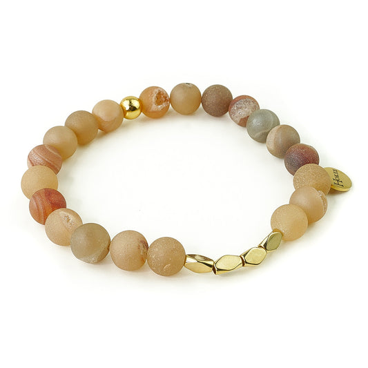 Bracelet ISIS Nude en agate naturelle 8 mm avec détails dorés – Hokee Minéraux