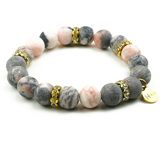 Bracelet ROMY en jaspe rose zébré 10 mm avec finitions dorées – Hokee Minéraux