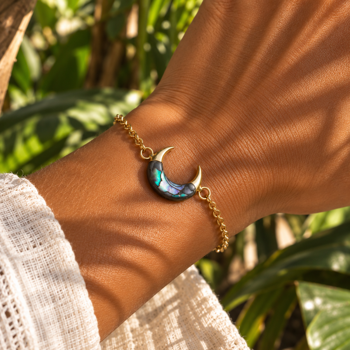 Bracelet BORÉAL Abalone Gold – motif lune en abalone naturelle
