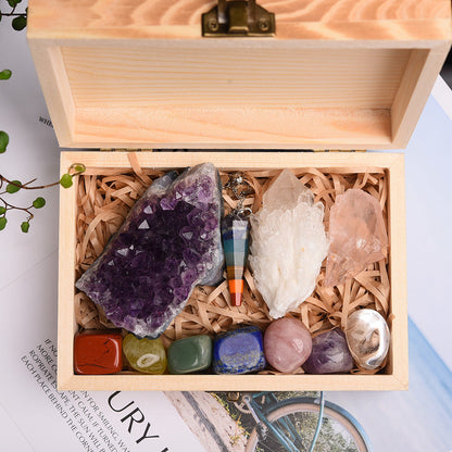 Coffret en bois avec sept pierres et pendule chakra