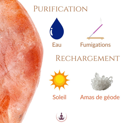 Purification et rechargement de la pierre de soleil – eau, fumigation, soleil et géode
