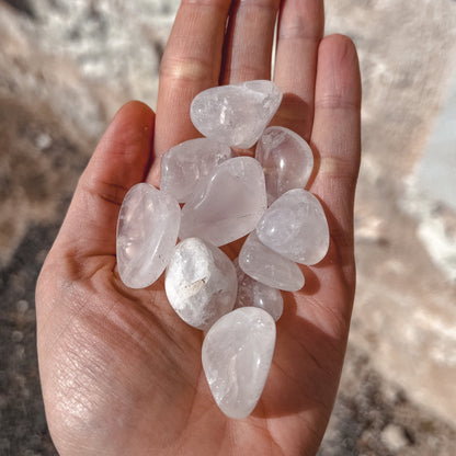 Pierre de cristal de roche roulée Hokee Minéraux